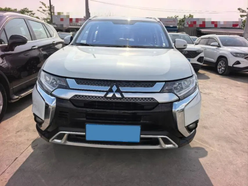 2019 Mitsubishi Outlander 2.0L 166HP L4 CVT,autocango,china used car exporter,china ev exporter,chinese used car exporter,chinese used ev exporter
