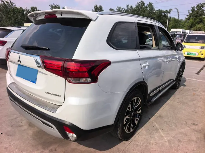 2019 Mitsubishi Outlander 2.0L 166HP L4 CVT,autocango,china used car exporter,china ev exporter,chinese used car exporter,chinese used ev exporter