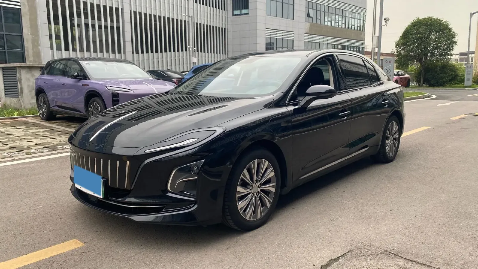 2024 HongQi E-QM5 BEV 60KWH,autocango,china used car exporter,china ev exporter,chinese used car exporter,chinese used ev exporter