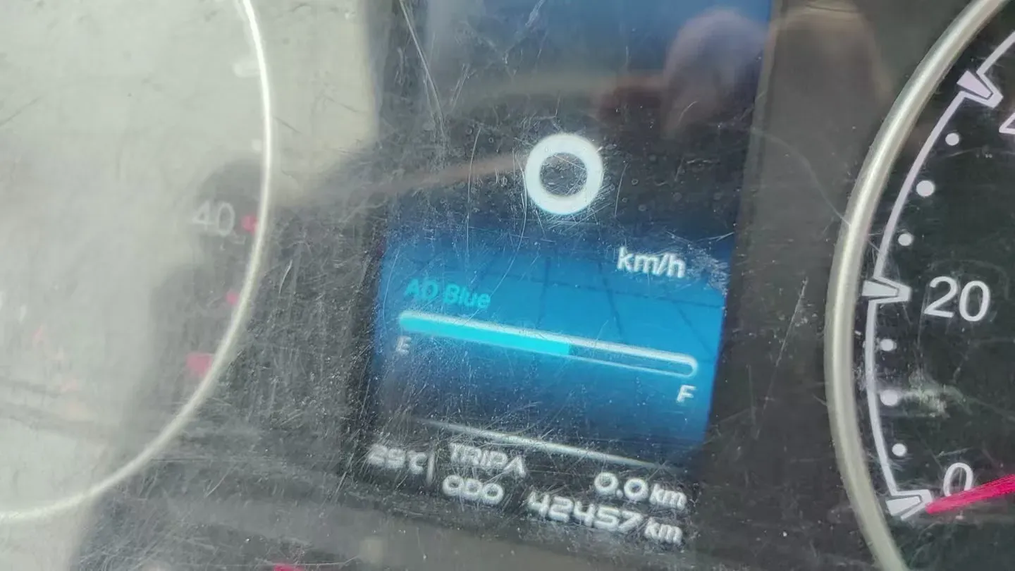 2019 MAXUS XinTu V80 2.5T 136HP L4 6MT,autocango,china used car exporter,china ev exporter,chinese used car exporter,chinese used ev exporter