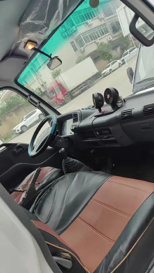 2019 MAXUS XinTu V80 2.5T 136HP L4 6MT,autocango,china used car exporter,china ev exporter,chinese used car exporter,chinese used ev exporter