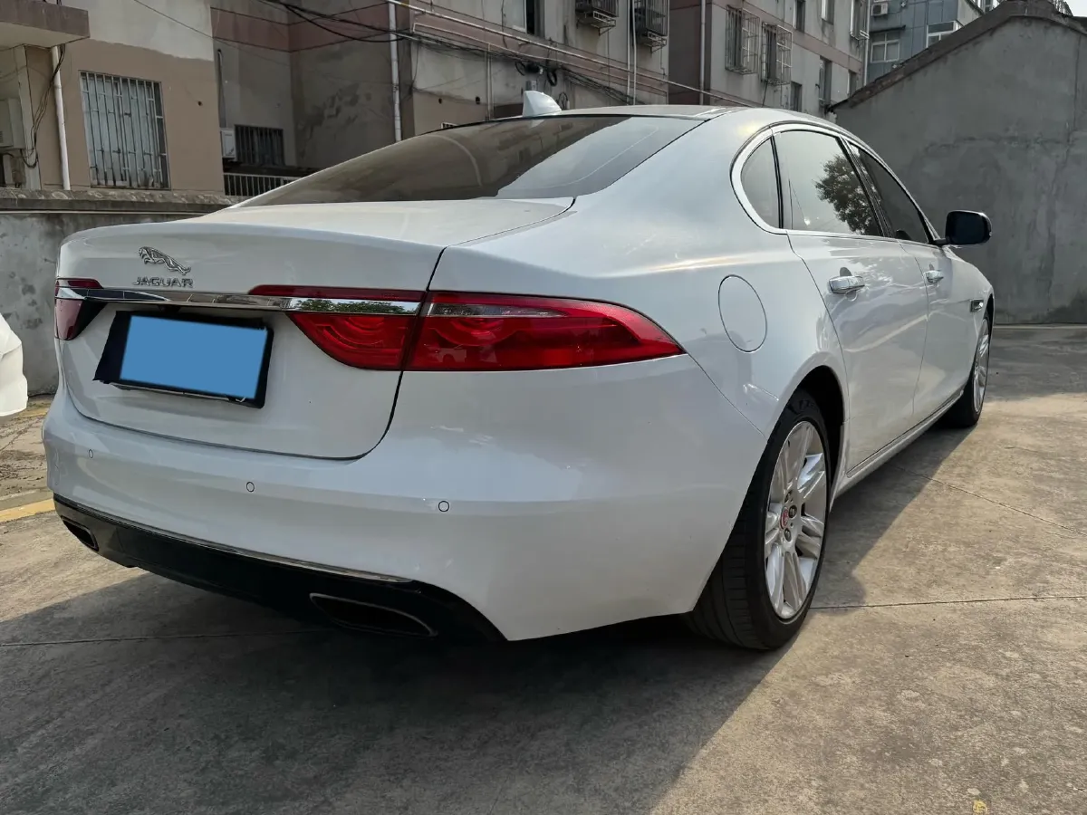 2018 Mercedes-Benz E Class 2.0T 184HP L4 9AT,autocango,china used car exporter,china ev exporter,chinese used car exporter,chinese used ev exporter