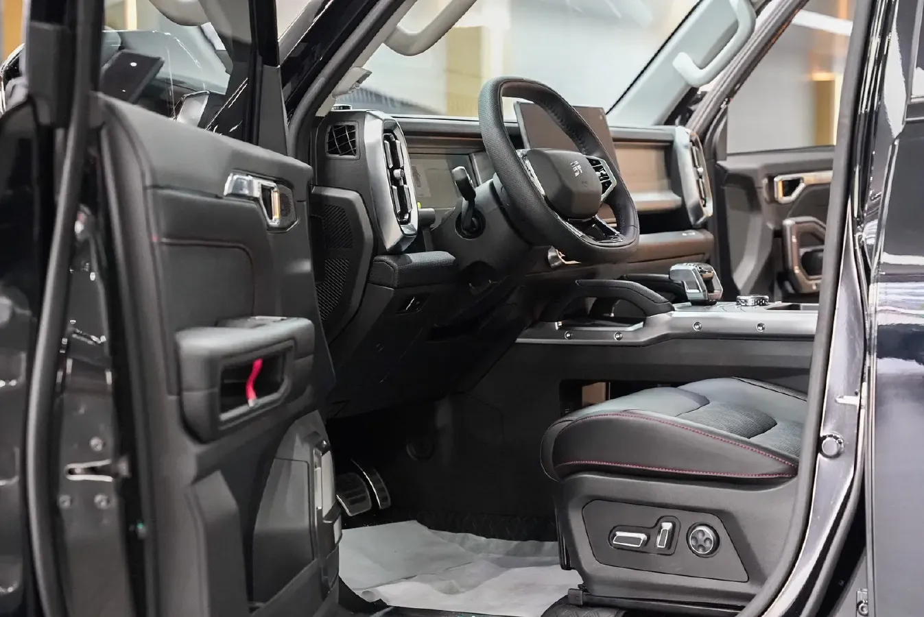 2025 Jetour ShanHai TravellerC-DM 1.5T 156HP L4 3DHT PHEV,autocango,china used car exporter,china ev exporter,chinese used car exporter,chinese used ev exporter