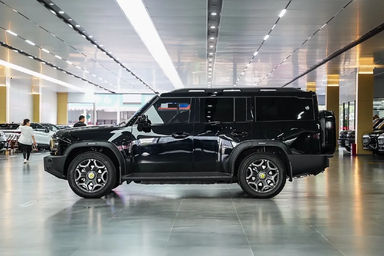 2025 Jetour ShanHai TravellerC-DM 1.5T 156HP L4 3DHT PHEV,autocango,china used car exporter,china ev exporter,chinese used car exporter,chinese used ev exporter
