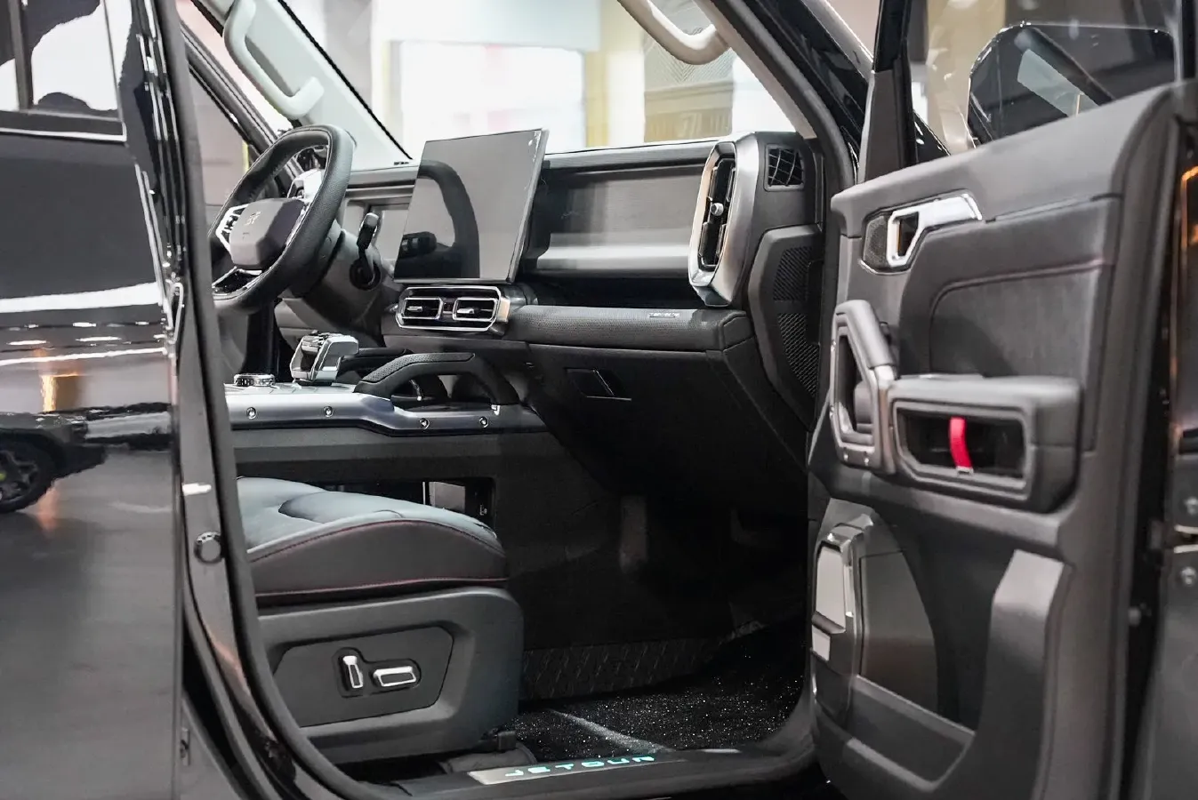 2025 Jetour ShanHai TravellerC-DM 1.5T 156HP L4 3DHT PHEV,autocango,china used car exporter,china ev exporter,chinese used car exporter,chinese used ev exporter