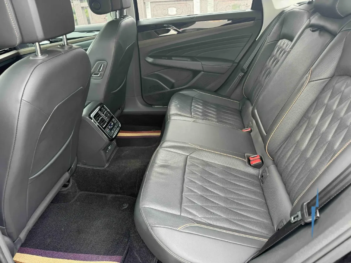 2020 Volkswagen Passat 2.0T 186HP L4 7DCT,autocango,china used car exporter,china ev exporter,chinese used car exporter,chinese used ev exporter