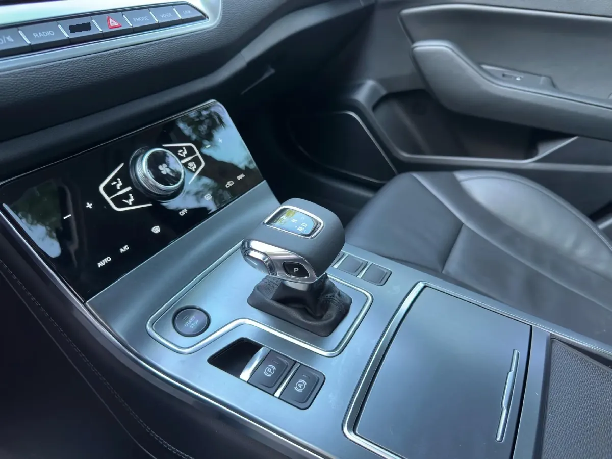 2020 HongQi H5 1.5T 169HP L4 7DCT,autocango,china used car exporter,china ev exporter,chinese used car exporter,chinese used ev exporter