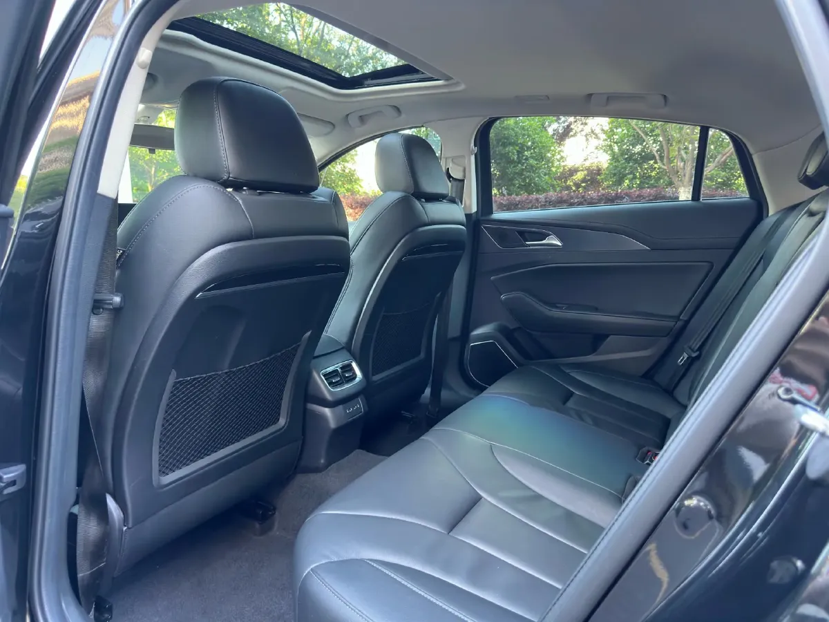 2020 HongQi H5 1.5T 169HP L4 7DCT,autocango,china used car exporter,china ev exporter,chinese used car exporter,chinese used ev exporter
