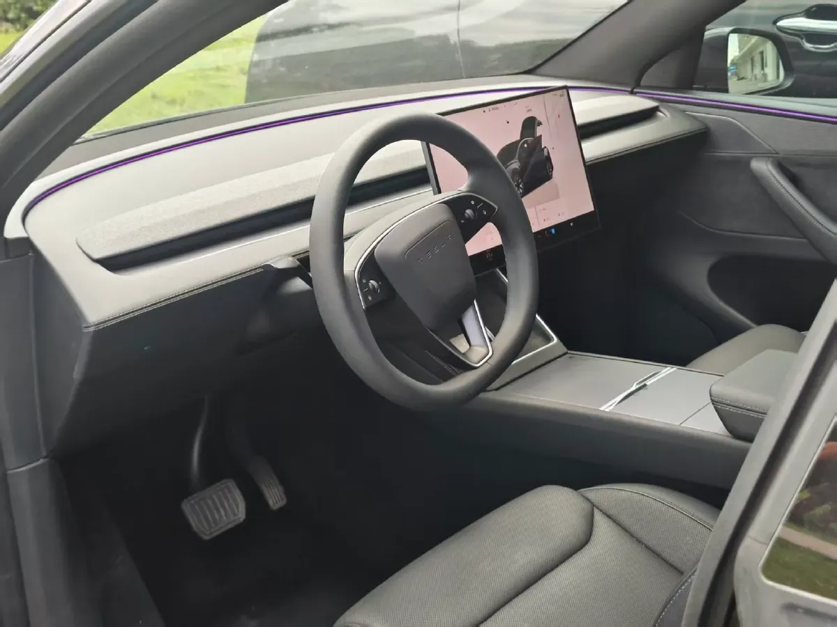 2025 Tesla Model Y L BEV,autocango,china used car exporter,china ev exporter,chinese used car exporter,chinese used ev exporter