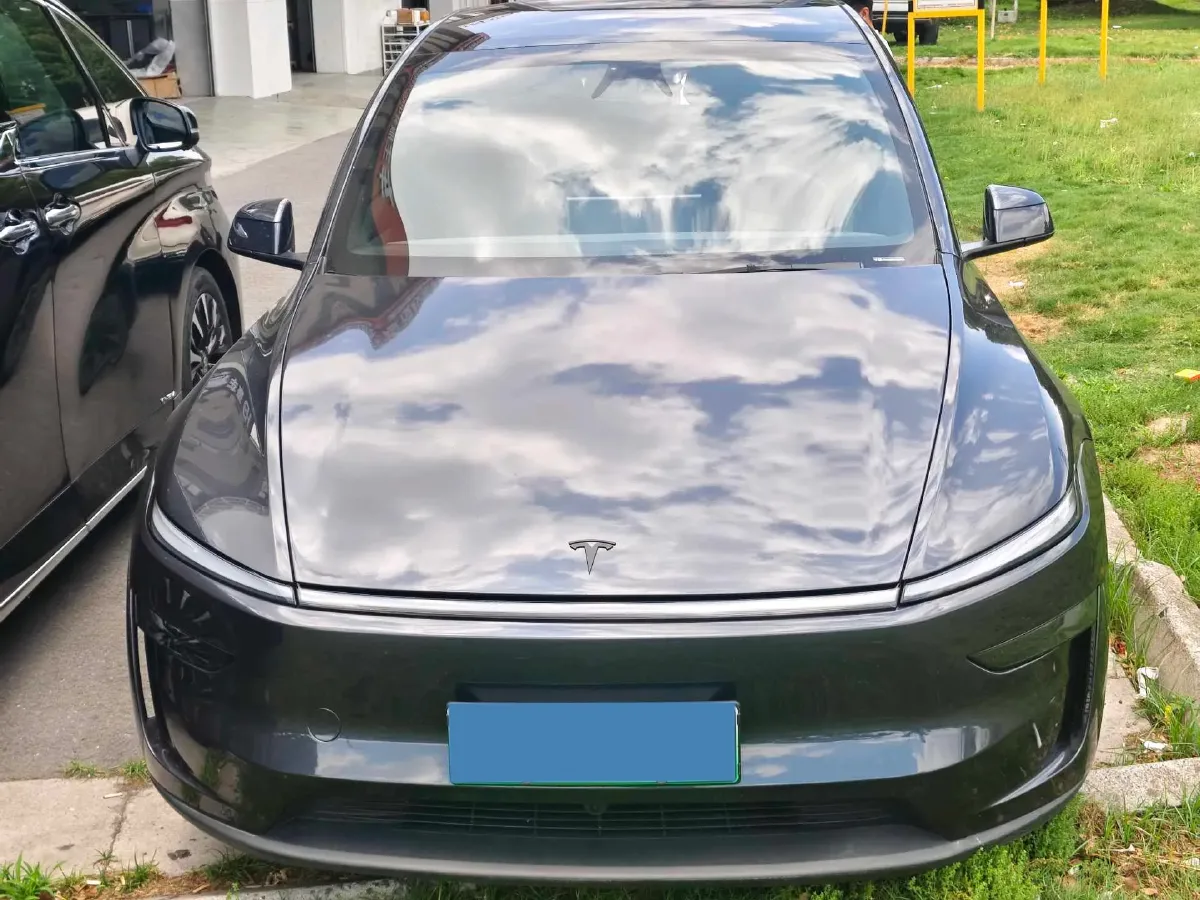 2025 Tesla Model Y L BEV,autocango,china used car exporter,china ev exporter,chinese used car exporter,chinese used ev exporter