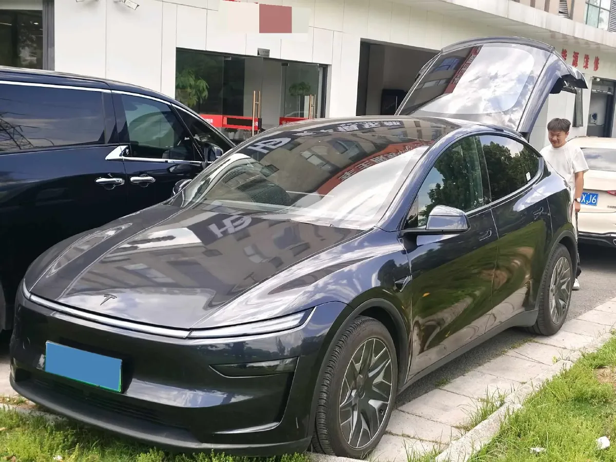 2025 Tesla Model Y L BEV,autocango,china used car exporter,china ev exporter,chinese used car exporter,chinese used ev exporter