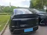 2025 Tesla Model Y L BEV