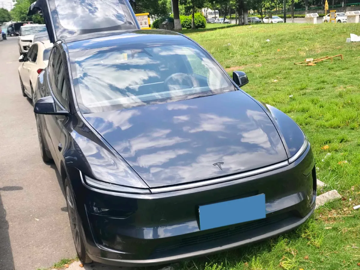 2025 Tesla Model Y L BEV,autocango,china used car exporter,china ev exporter,chinese used car exporter,chinese used ev exporter