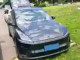 2025 Tesla Model Y L BEV