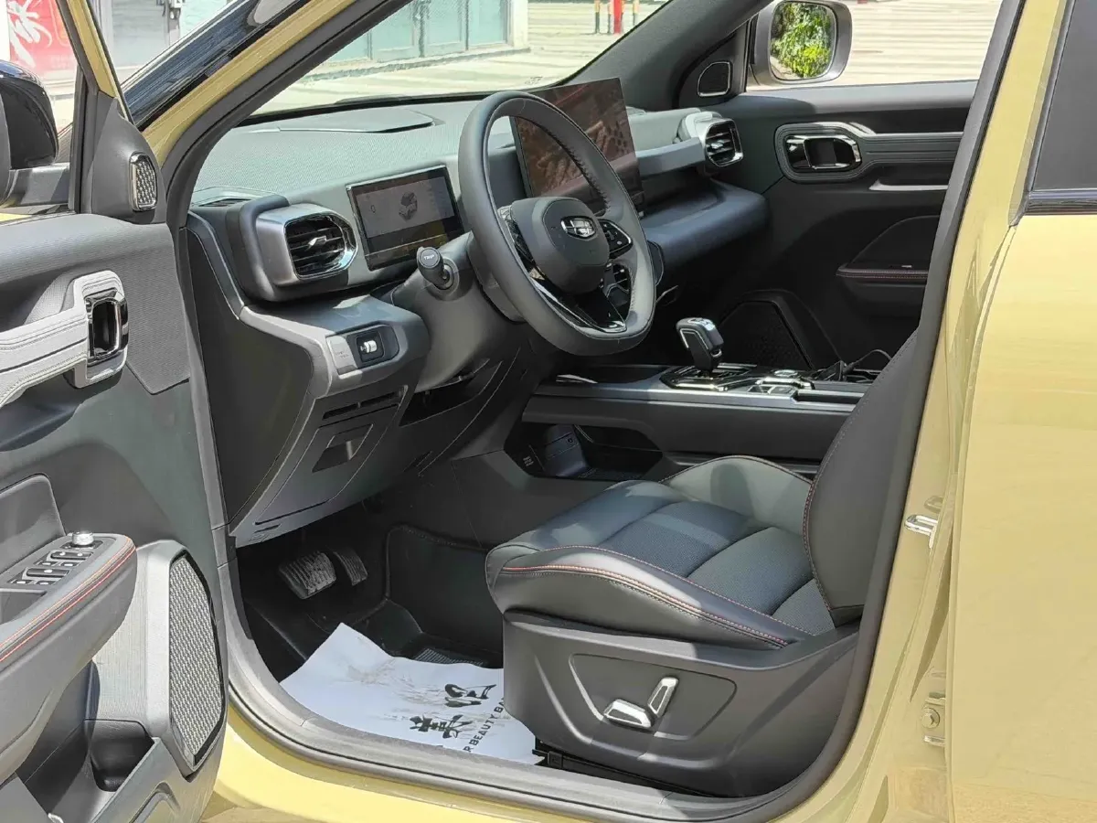 2025 Geely Cowboy 1.5T 181HP L4 7DCT,autocango,china used car exporter,china ev exporter,chinese used car exporter,chinese used ev exporter