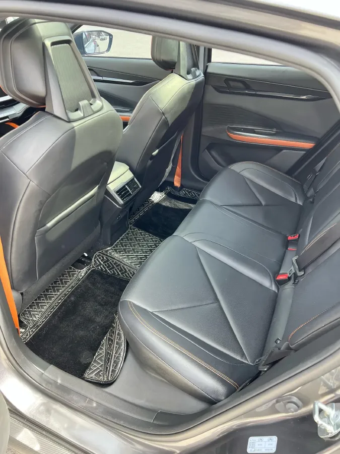 2022 ChangAn UNI-V 1.5T 188HP L4 7DCT,autocango,china used car exporter,china ev exporter,chinese used car exporter,chinese used ev exporter