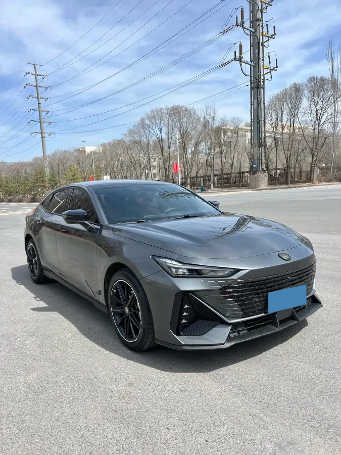 2022 ChangAn UNI-V 1.5T 188HP L4 7DCT,autocango,china used car exporter,china ev exporter,chinese used car exporter,chinese used ev exporter