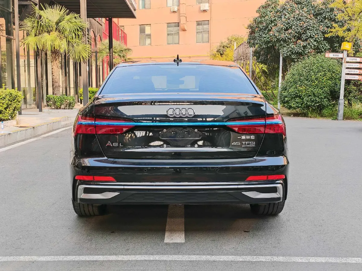 2024 Audi A6L 2.0T 245HP L4 7DCT,autocango,china used car exporter,china ev exporter,chinese used car exporter,chinese used ev exporter