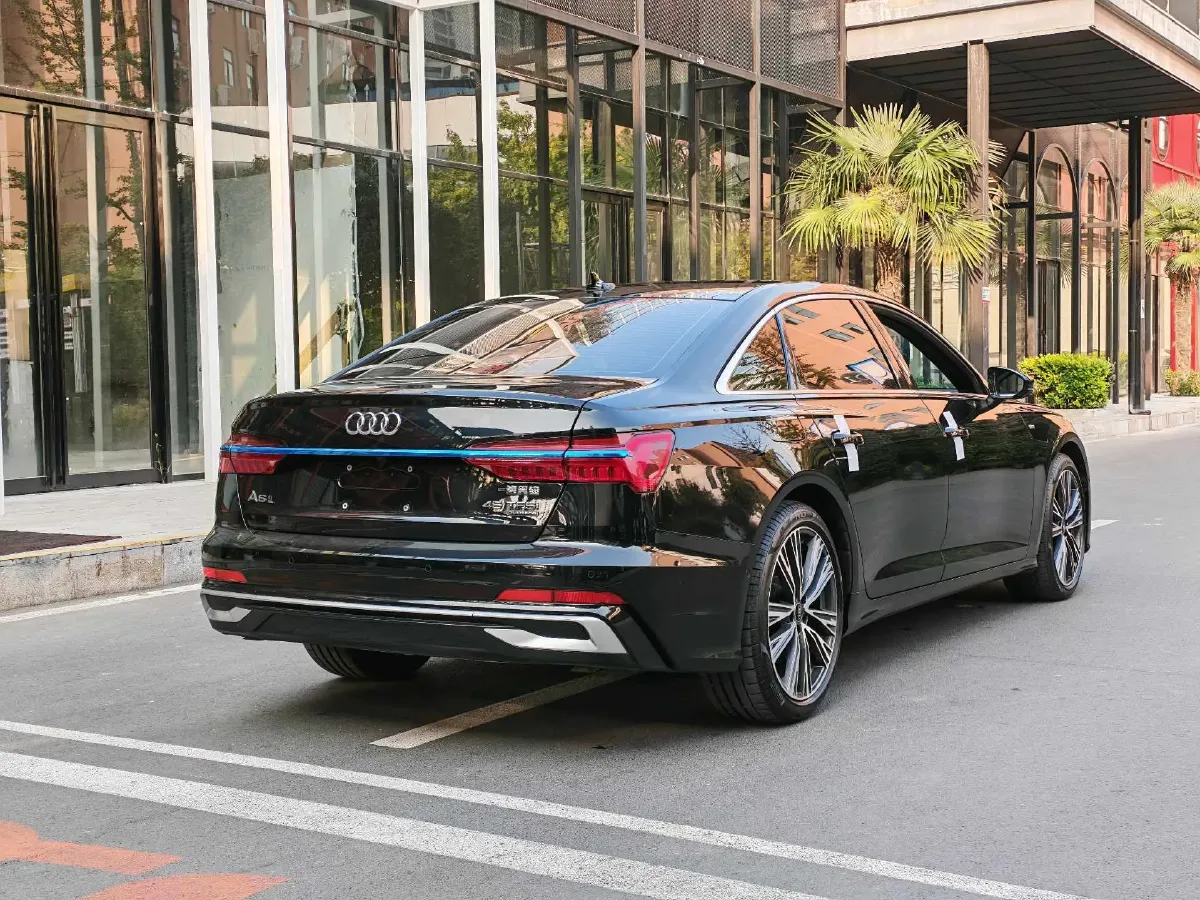 2024 Audi A6L 2.0T 245HP L4 7DCT,autocango,china used car exporter,china ev exporter,chinese used car exporter,chinese used ev exporter