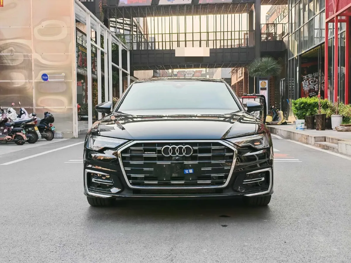 2024 Audi A6L 2.0T 245HP L4 7DCT,autocango,china used car exporter,china ev exporter,chinese used car exporter,chinese used ev exporter