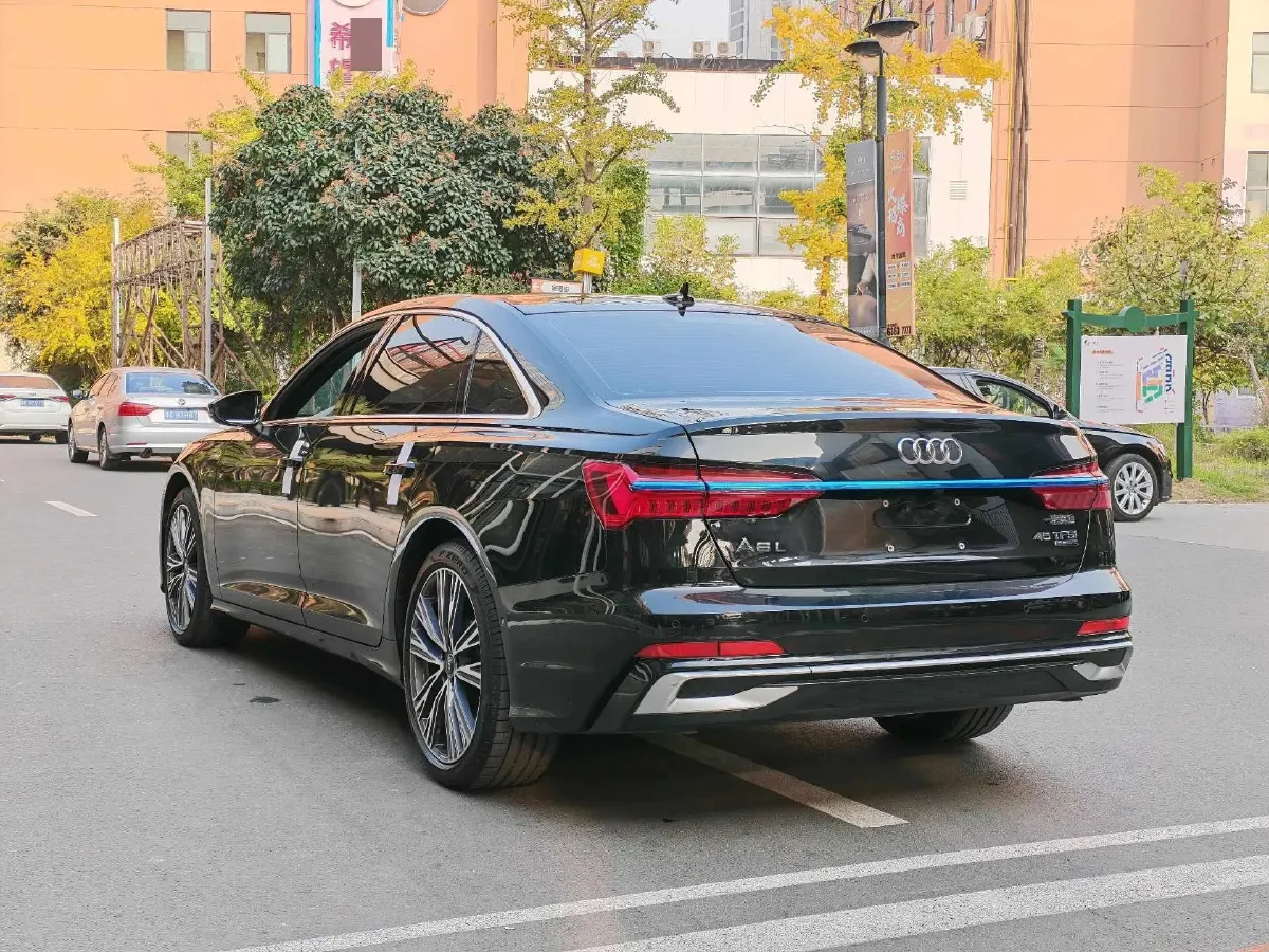 2024 Audi A6L 2.0T 245HP L4 7DCT,autocango,china used car exporter,china ev exporter,chinese used car exporter,chinese used ev exporter