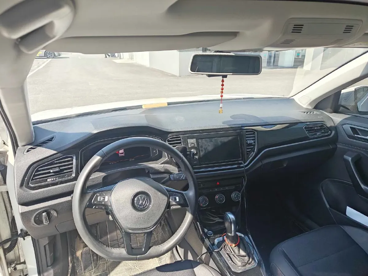 2020 Volkswagen T-Roc 1.4T 150HP L4 7DCT,autocango,china used car exporter,china ev exporter,chinese used car exporter,chinese used ev exporter