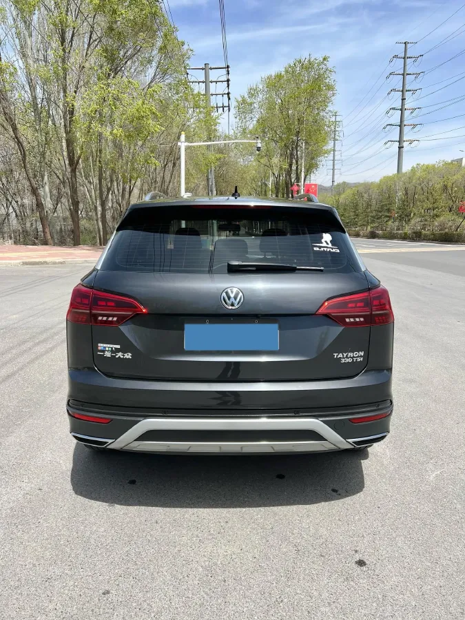 2019 Jeep Cherokee 2.0T 234HP L4 9AT,autocango,china used car exporter,china ev exporter,chinese used car exporter,chinese used ev exporter