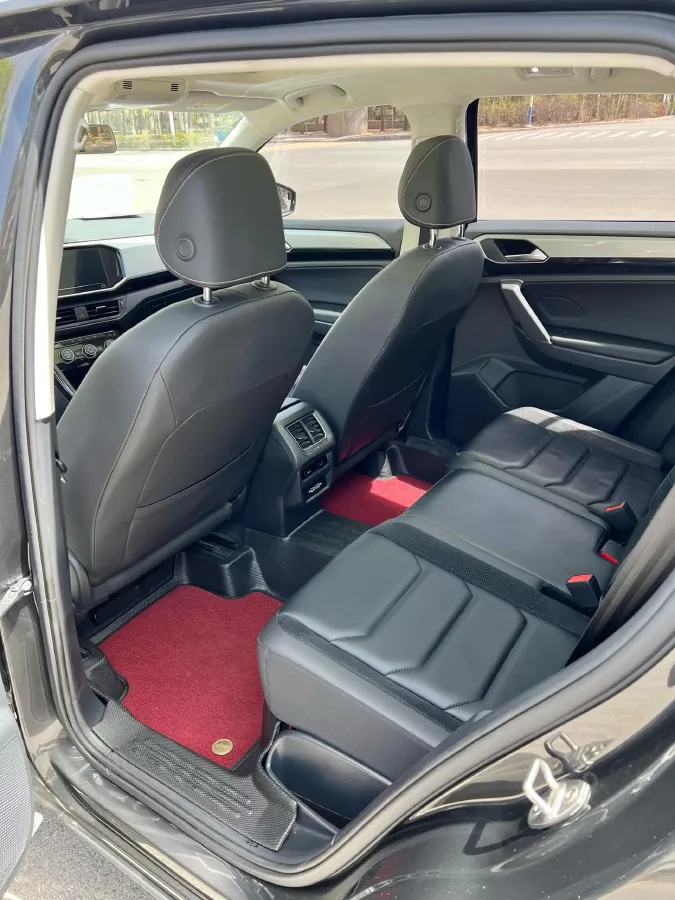 2019 Jeep Cherokee 2.0T 234HP L4 9AT,autocango,china used car exporter,china ev exporter,chinese used car exporter,chinese used ev exporter