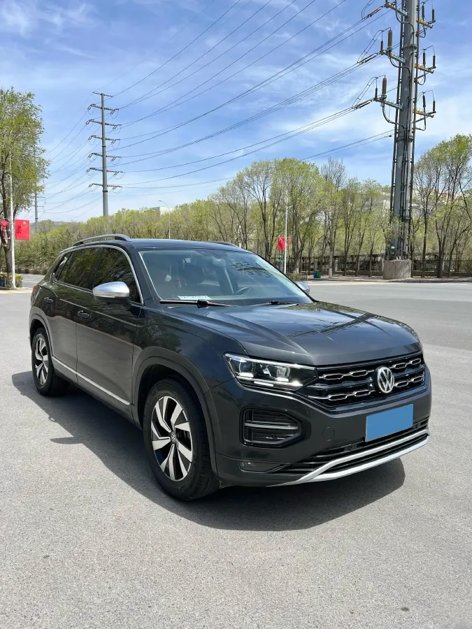 2019 Jeep Cherokee 2.0T 234HP L4 9AT,autocango,china used car exporter,china ev exporter,chinese used car exporter,chinese used ev exporter