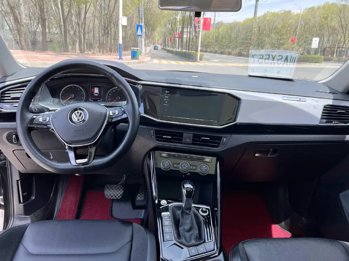 2019 Jeep Cherokee 2.0T 234HP L4 9AT,autocango,china used car exporter,china ev exporter,chinese used car exporter,chinese used ev exporter