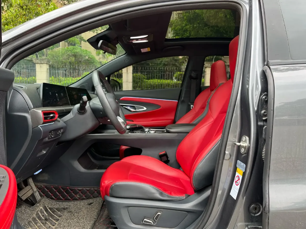 2020 ChangAn UNI-T 1.5T 180HP L4 7DCT,autocango,china used car exporter,china ev exporter,chinese used car exporter,chinese used ev exporter