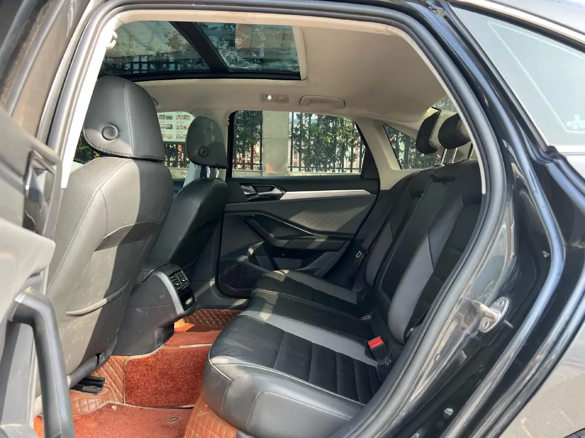 2019 Jeep Renegade 1.3T 173HP L4 7DCT,autocango,china used car exporter,china ev exporter,chinese used car exporter,chinese used ev exporter