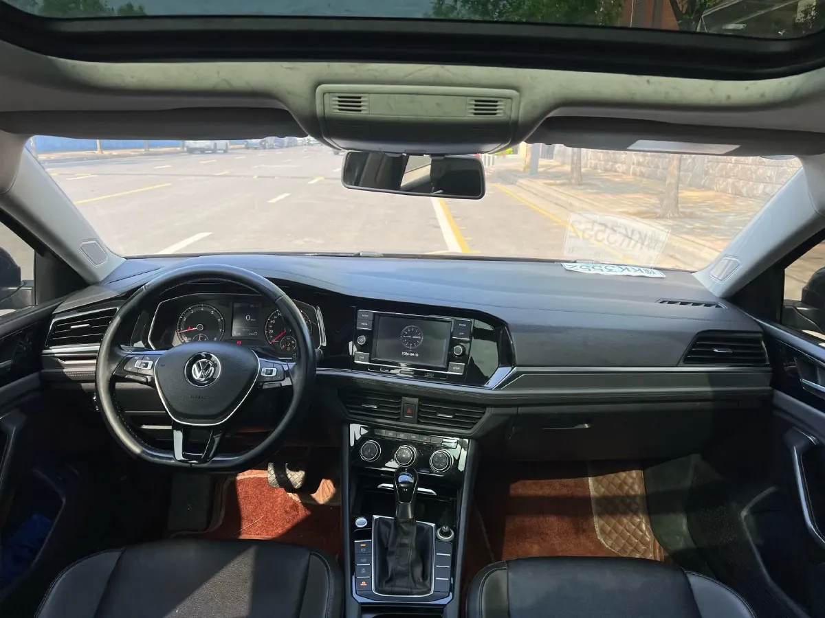 2019 Jeep Renegade 1.3T 173HP L4 7DCT,autocango,china used car exporter,china ev exporter,chinese used car exporter,chinese used ev exporter