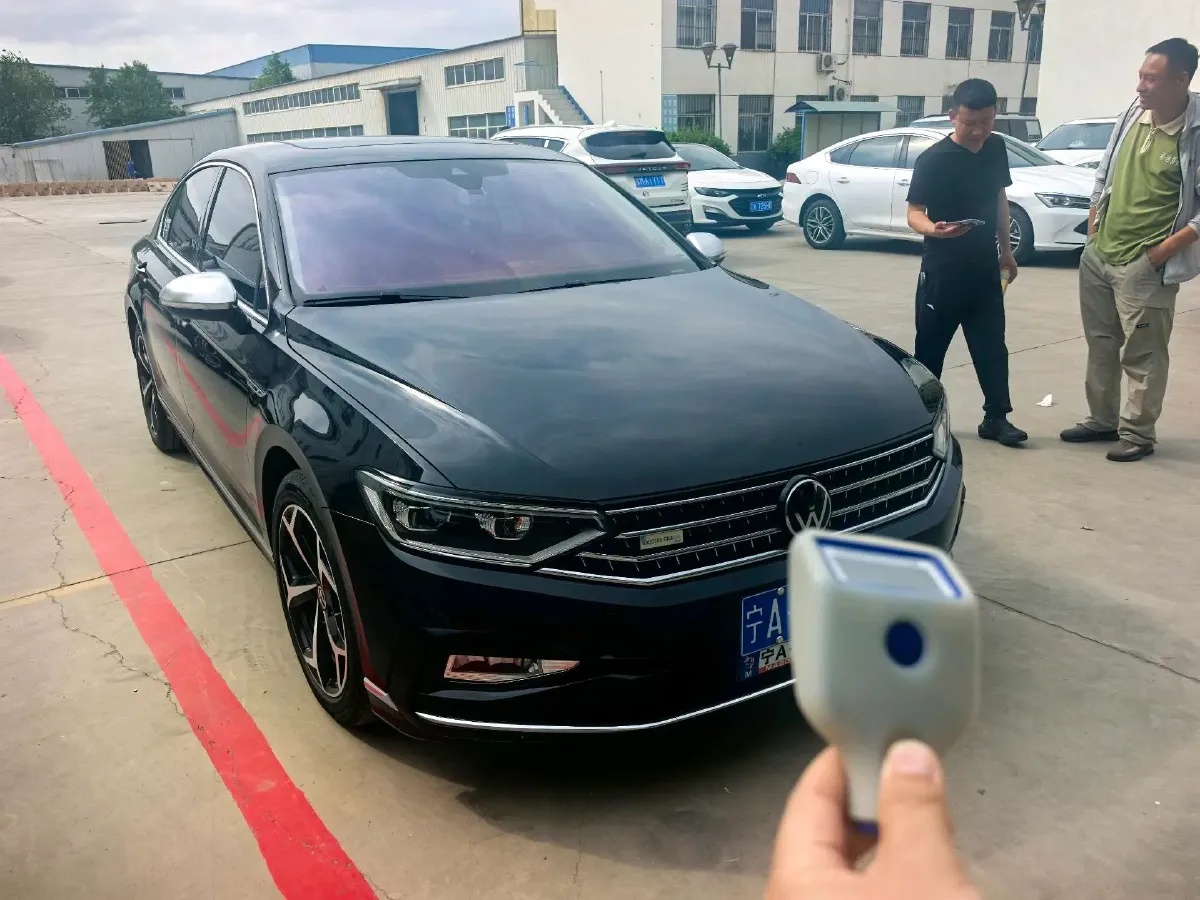 2024 Volkswagen Magotan 2.0T 186HP L4 7DCT,autocango,china used car exporter,china ev exporter,chinese used car exporter,chinese used ev exporter