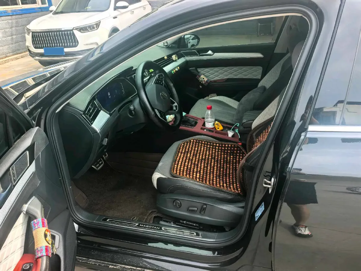 2024 Volkswagen Magotan 2.0T 186HP L4 7DCT,autocango,china used car exporter,china ev exporter,chinese used car exporter,chinese used ev exporter