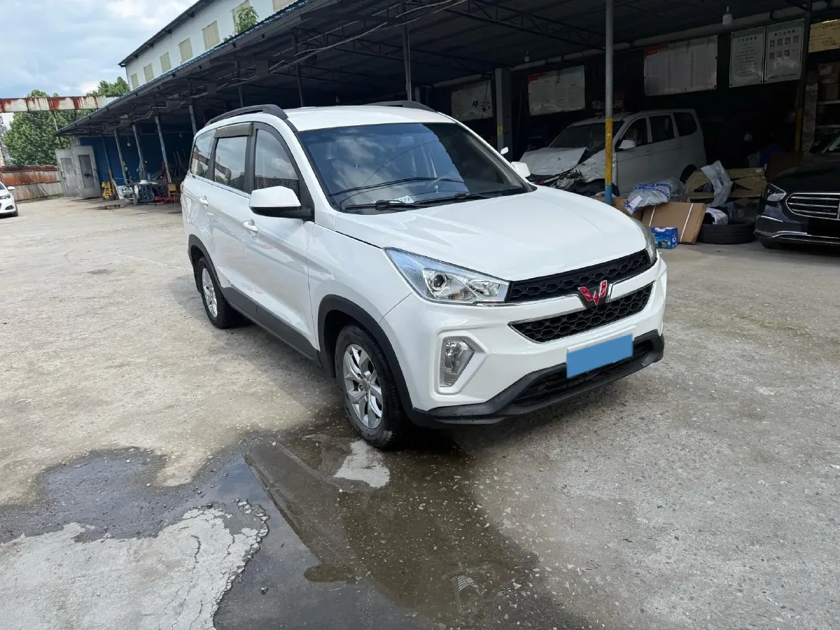2018 WuLing HongGuang S3 1.5L 112HP L4 6MT,autocango,china used car exporter,china ev exporter,chinese used car exporter,chinese used ev exporter