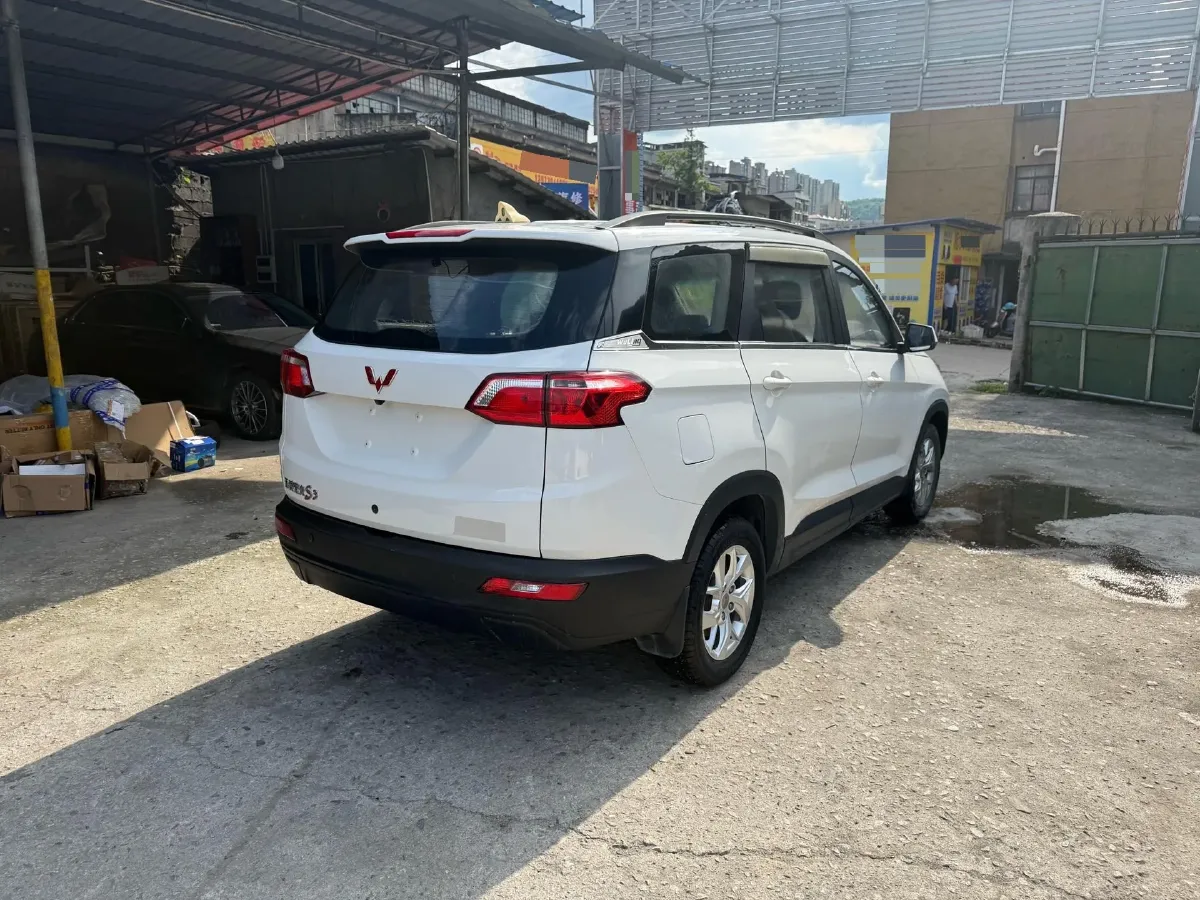 2018 WuLing HongGuang S3 1.5L 112HP L4 6MT,autocango,china used car exporter,china ev exporter,chinese used car exporter,chinese used ev exporter