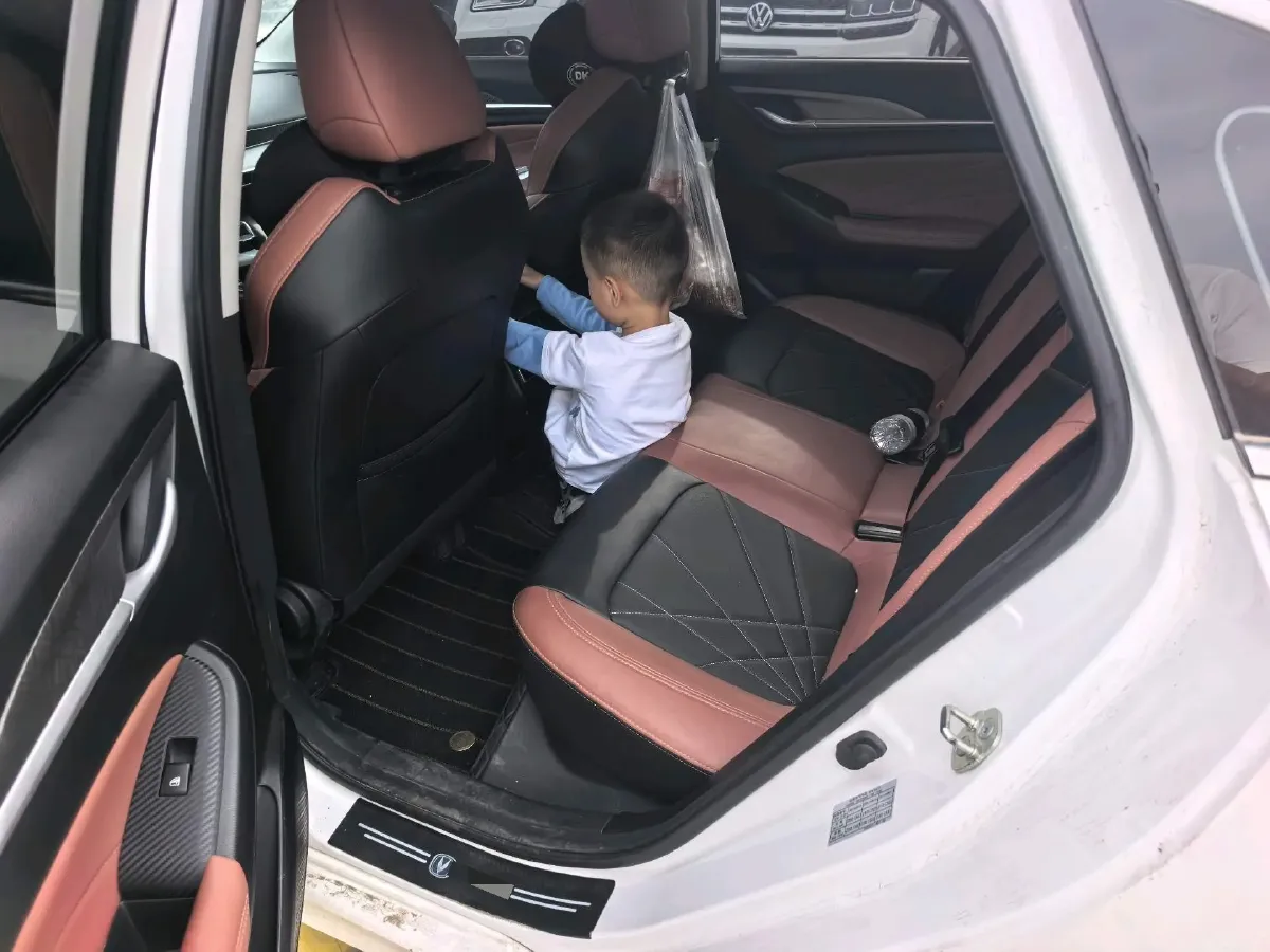 2022 ChangAn Eado 1.4T 160HP L4 7DCT,autocango,china used car exporter,china ev exporter,chinese used car exporter,chinese used ev exporter