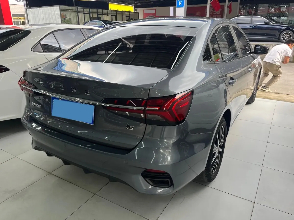 2021 Roewe i5 1.5L 120HP L4 5MT,autocango,china used car exporter,china ev exporter,chinese used car exporter,chinese used ev exporter
