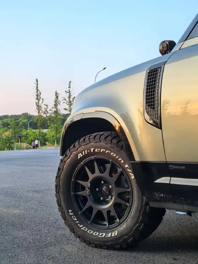 2021 Land Rover Defender 3.0T 400HP L6 8AT,autocango,china used car exporter,china ev exporter,chinese used car exporter,chinese used ev exporter