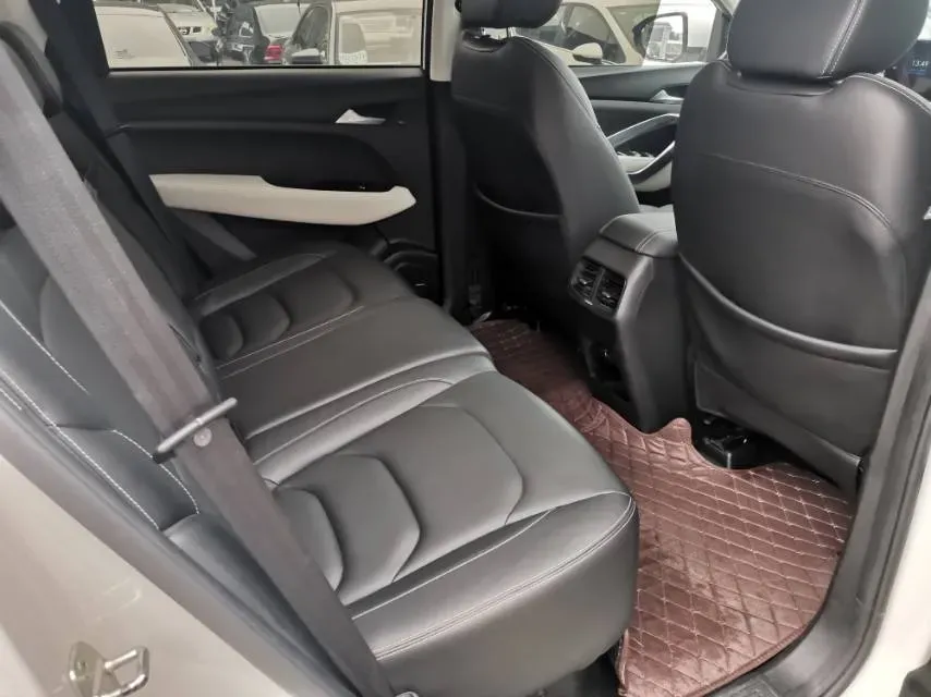 2019 BaoJun 530 1.5T 151HP L4 CVT,autocango,china used car exporter,china ev exporter,chinese used car exporter,chinese used ev exporter
