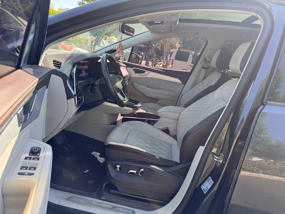 2021 Volkswagen Talagon 2.5T 299HP V6 7DCT,autocango,china used car exporter,china ev exporter,chinese used car exporter,chinese used ev exporter