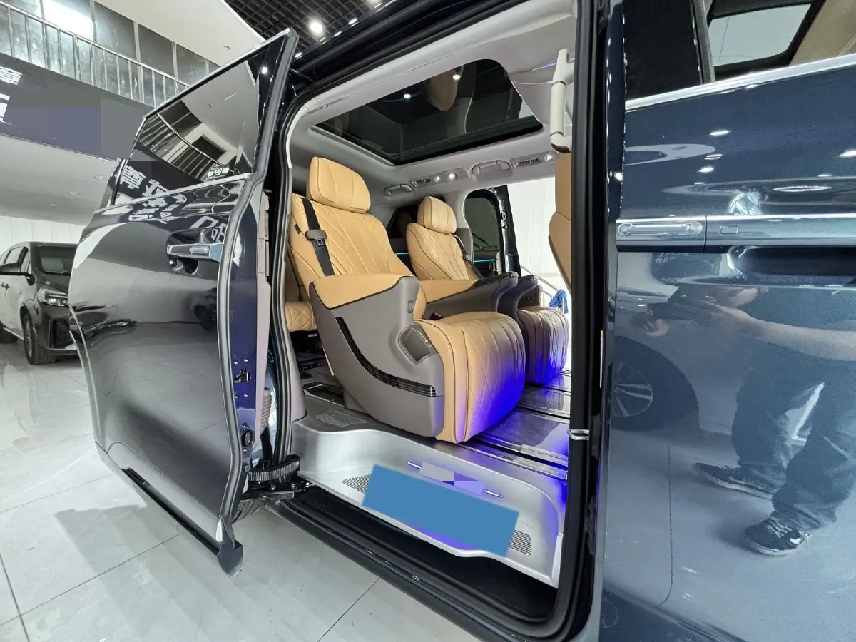 2022 HongQi HS7 3.0T 337HP V6 8AT,autocango,china used car exporter,china ev exporter,chinese used car exporter,chinese used ev exporter