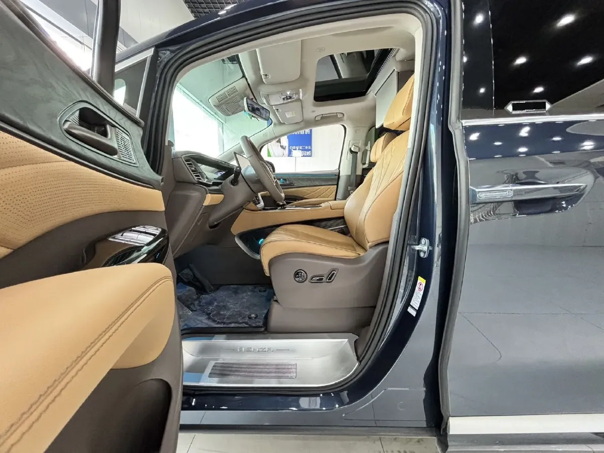 2022 HongQi HS7 3.0T 337HP V6 8AT,autocango,china used car exporter,china ev exporter,chinese used car exporter,chinese used ev exporter