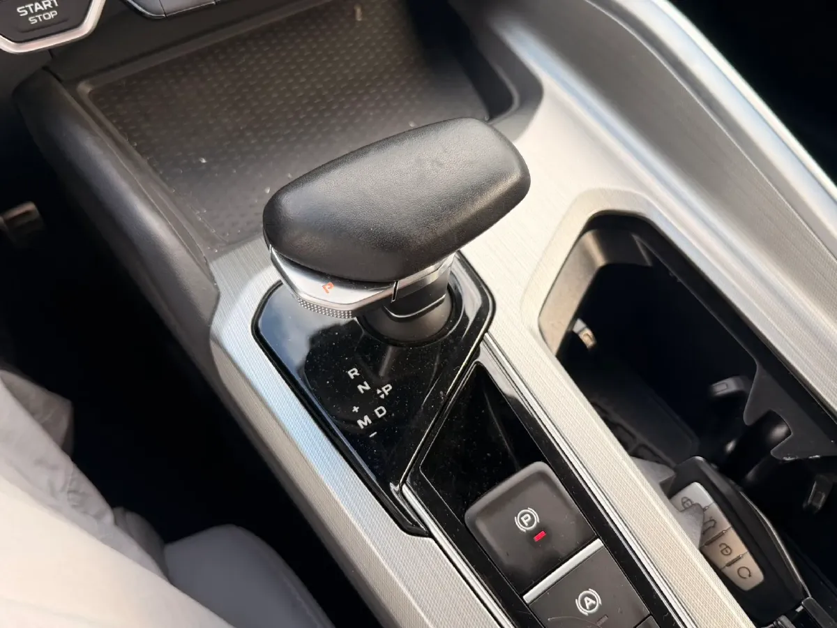 2021 Geely Preface 2.0T 190HP L4 7DCT,autocango,china used car exporter,china ev exporter,chinese used car exporter,chinese used ev exporter