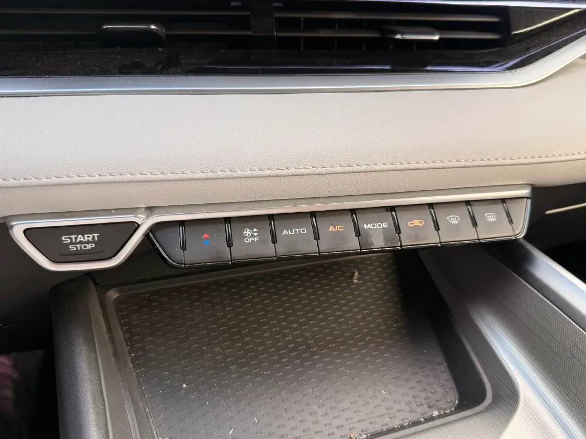 2021 Geely Preface 2.0T 190HP L4 7DCT,autocango,china used car exporter,china ev exporter,chinese used car exporter,chinese used ev exporter