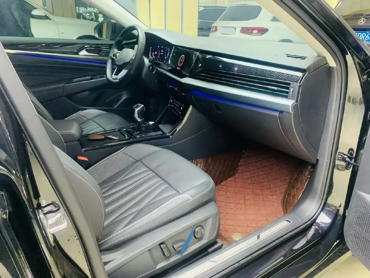 2023 Volkswagen Passat 2.0T 186HP L4 7DCT,autocango,china used car exporter,china ev exporter,chinese used car exporter,chinese used ev exporter