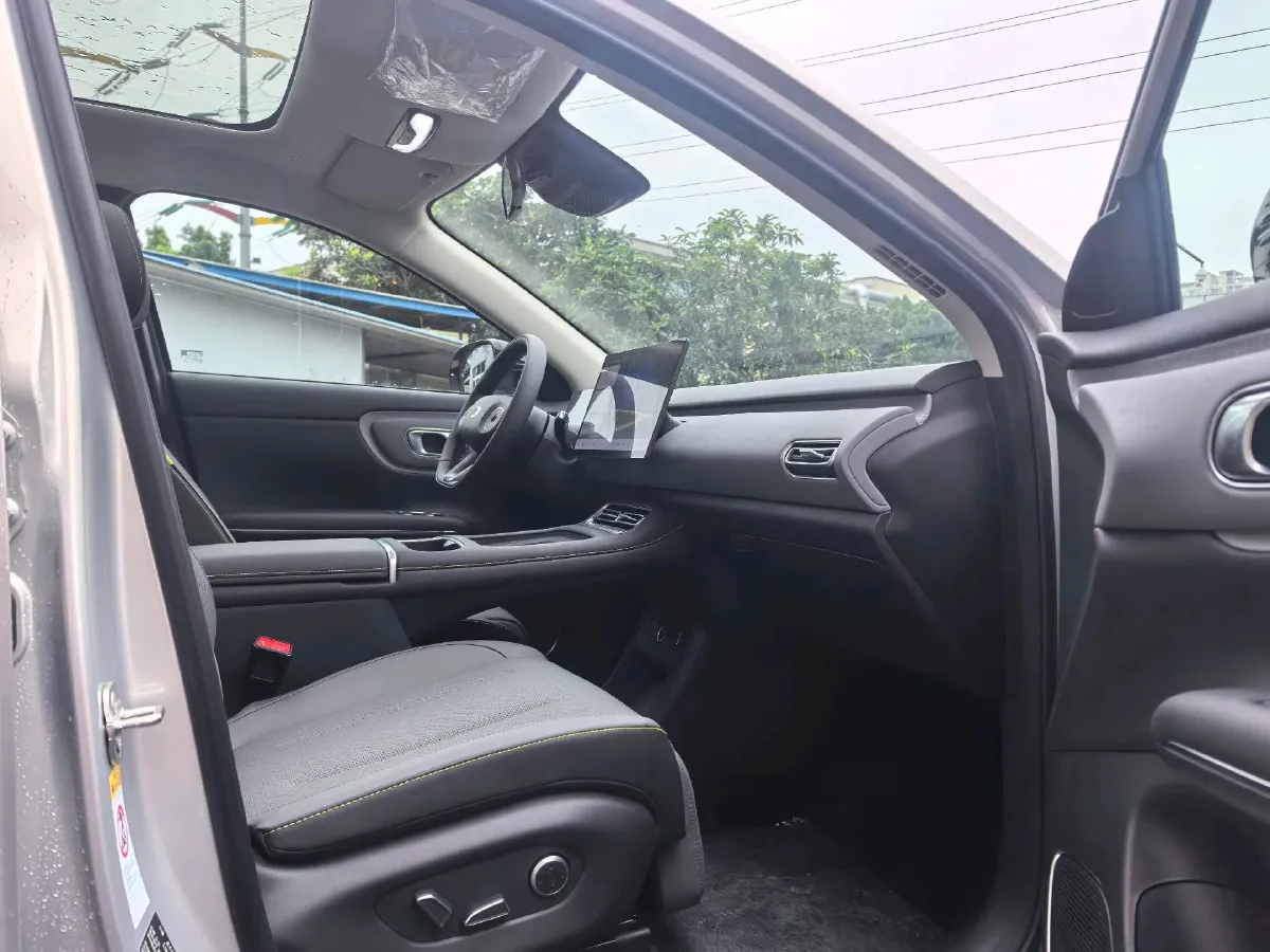 2026 Ruichi Auto EC75 BEV,autocango,china used car exporter,china ev exporter,chinese used car exporter,chinese used ev exporter