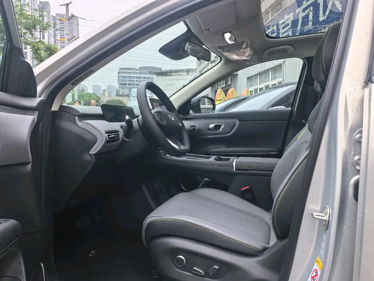 2026 Ruichi Auto EC75 BEV,autocango,china used car exporter,china ev exporter,chinese used car exporter,chinese used ev exporter