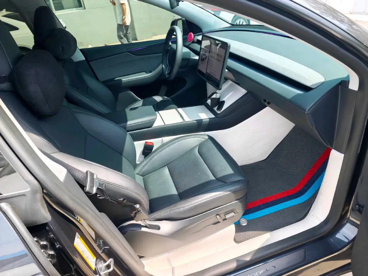 2025 Tesla Model Y BEV 62.5KWH,autocango,china used car exporter,china ev exporter,chinese used car exporter,chinese used ev exporter